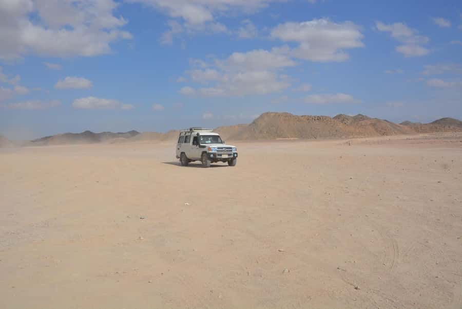 Hurghada: Jeep Safari with Camel Ride, Dinner and Show - Key highlights to look for