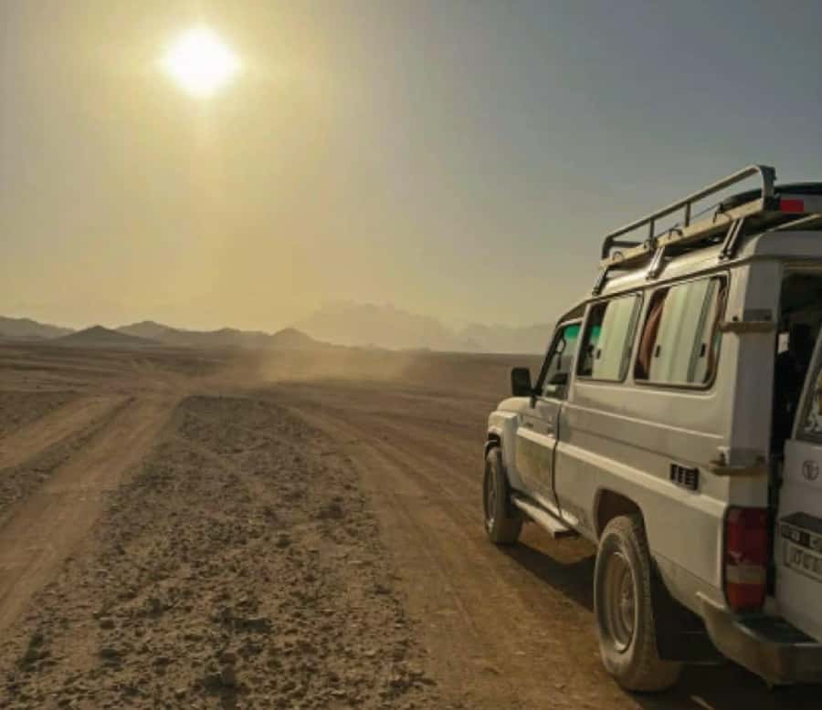 Hurghada: Safari Jeep & Camel Ride with BBQ Dinner & Show - The quick safety briefing, then straight into the Jeep