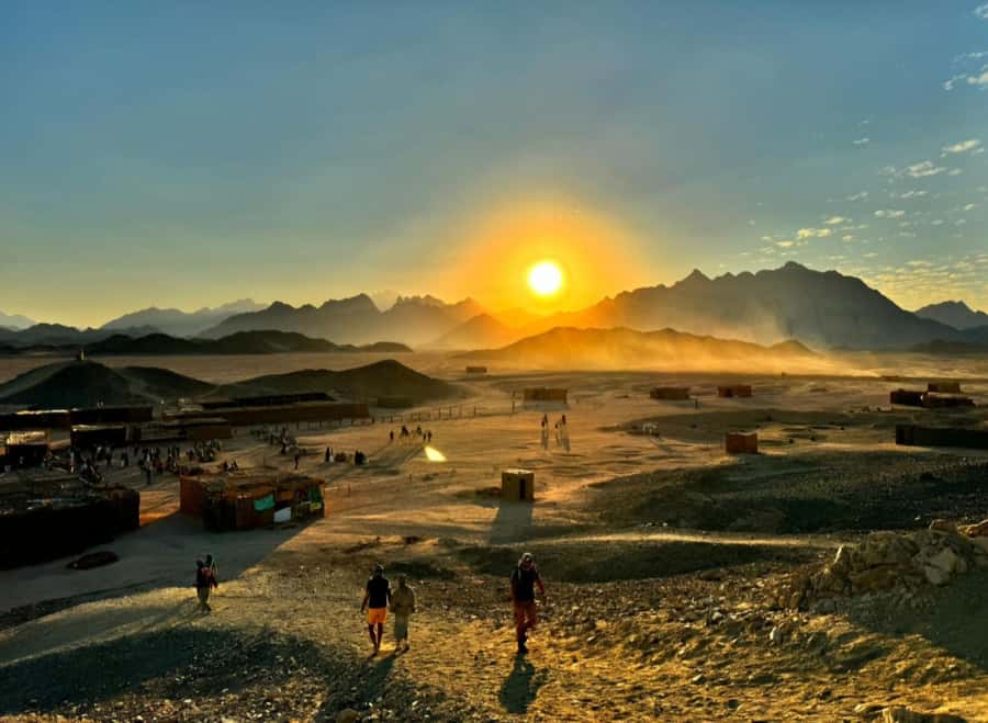 Hurghada: Safari Jeep & Camel Ride with BBQ Dinner & Show - Practical tips that make the desert day easier (and more fun)