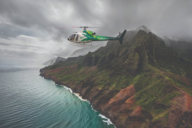 Kauai Deluxe Waterfall Safari: Helicopter Tour - Entering the flight: meeting point, timing, and what to expect onboard