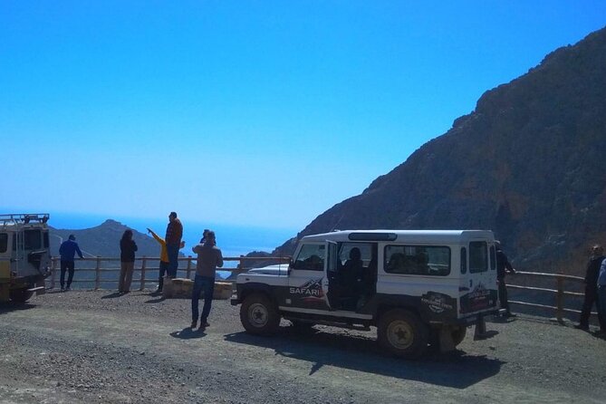 Land Rover Safari: Tripitis Gorge and Beach, South Crete - Group vibe and guide quality: why Alex-style energy matters