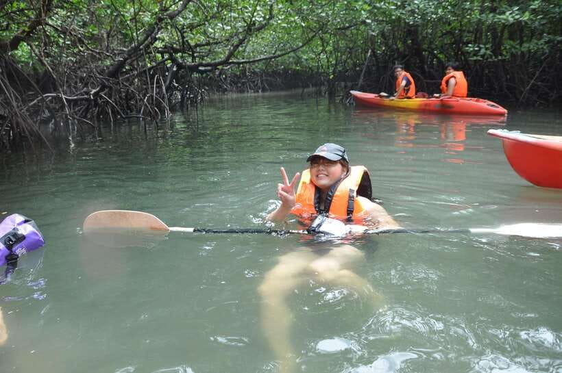 Langkawi: Kilim River Mangrove Safari Kayaking Tour - Floating Fish Farm Lunch: A Real Break With Local Ingredients