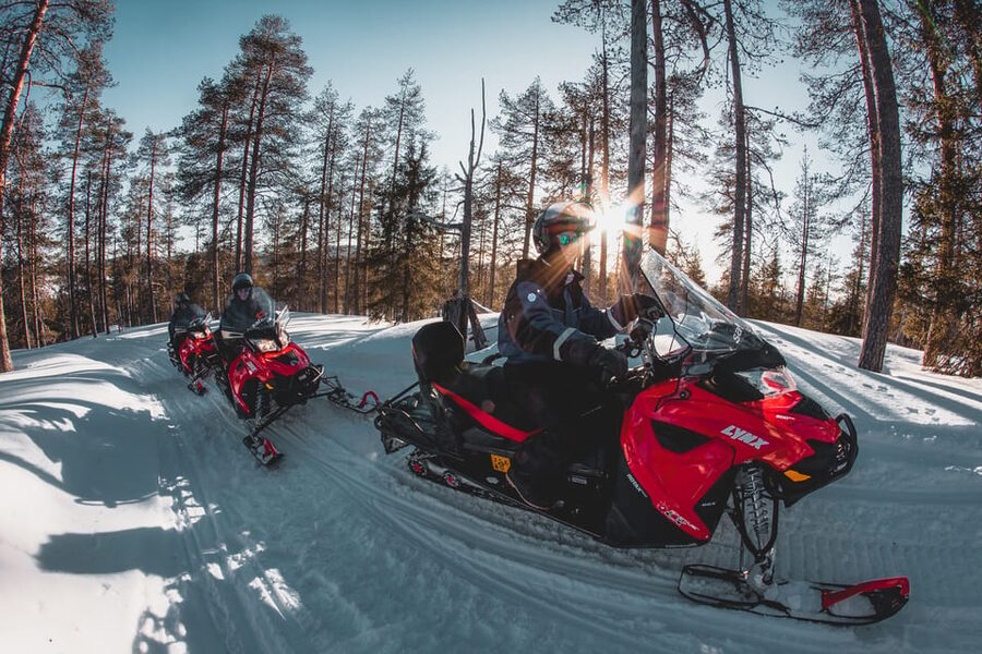 Levi: Easy Snowmobile Safari into the Nature - The hot drinks break: why this pause matters as much as the ride