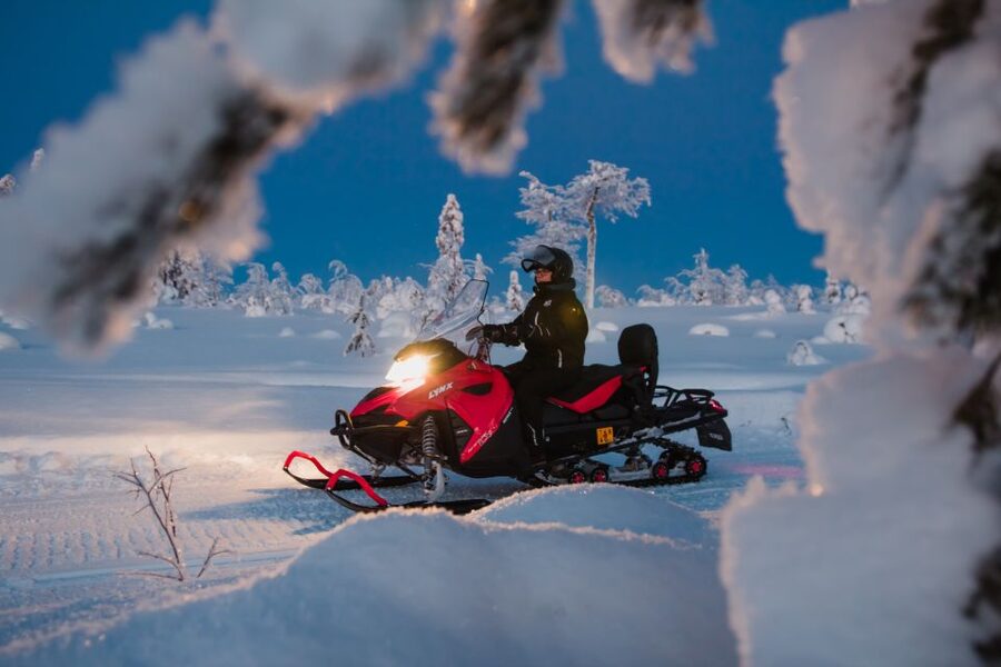 Levi: Evening Snowmobile Safari - Gear up first: what winter clothing does (and what it doesn’t)