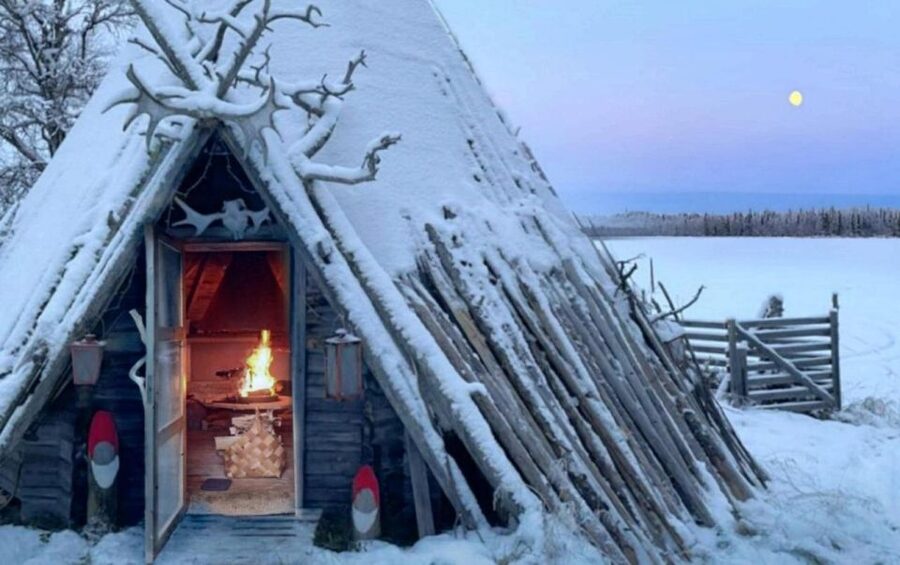 Levi: Lapland Reindeer Safari - Sokkaporantie Stop: Photo Moment, Tea, and Wildlife Time