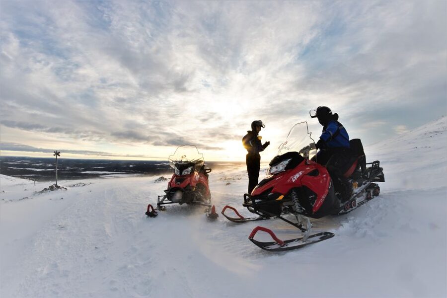 Levi: Snowmobile Safari for Adults - The 3-hour ride: forest, lakes, and the feeling of winter speed