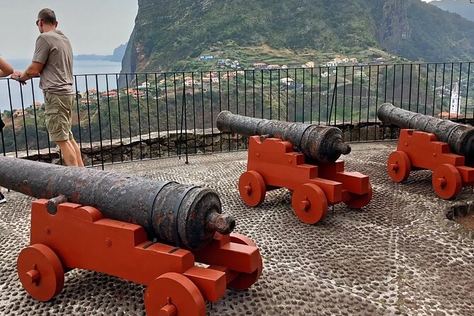 Madeira 4x4 Jeep Tour : Pico Arieiro & Santana Traditional Houses - Off-road time in a small group (and how to stay comfy)