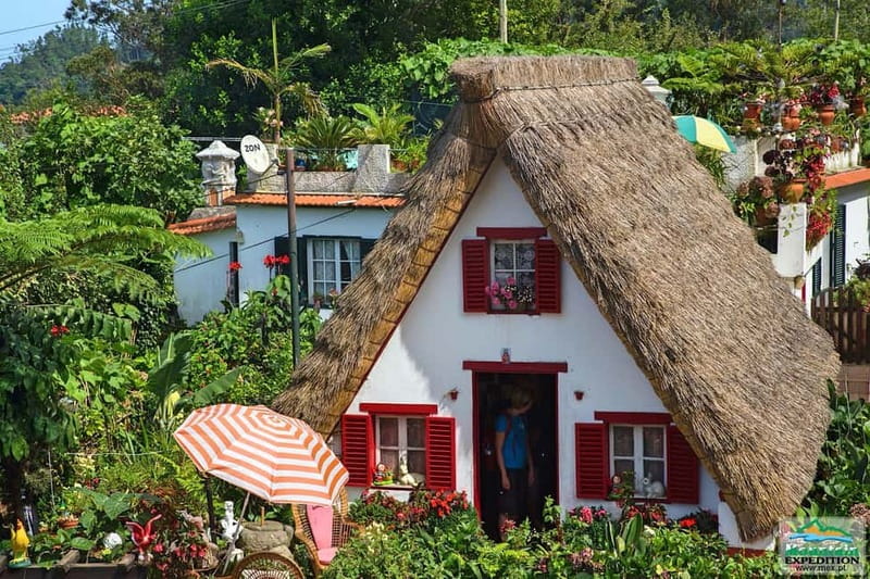 Madeira: Santana Jeep Safari and Referta Levada Walk - Levada walk through farmland: rural rhythm and valley views