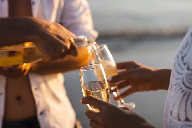 Magnetic Island: West Point Sunset Safari - Drinks, grazing platters, chairs, and blankets (what “included” really means)