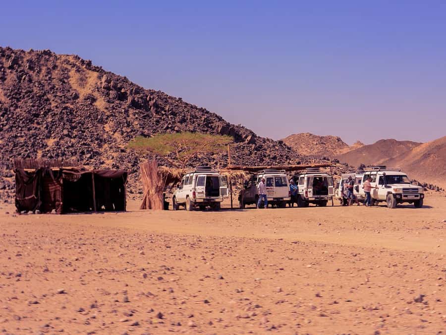 Makadi Bay: Jeep Safari Adventure with Bedouin guide - Jeep Safari in Hurghada Desert: Dunes, Mirages, and Real-World Desert Time