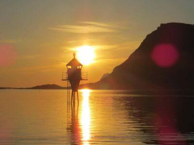 Midnight sun safari - Henningsvær Before Departure: Fishing Town Meets Arctic Light