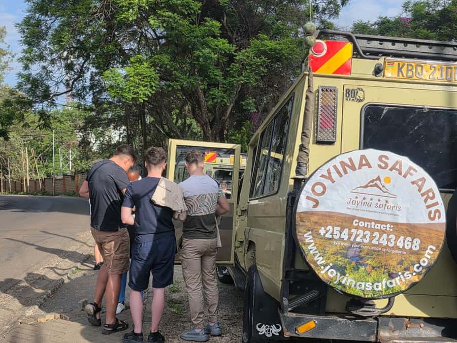Nairobi: 3-Days 2-Nights Maasai Mara Group Safari in 4x4 - From Nairobi to the Rift Valley views: your first step into Kenya wildlife country