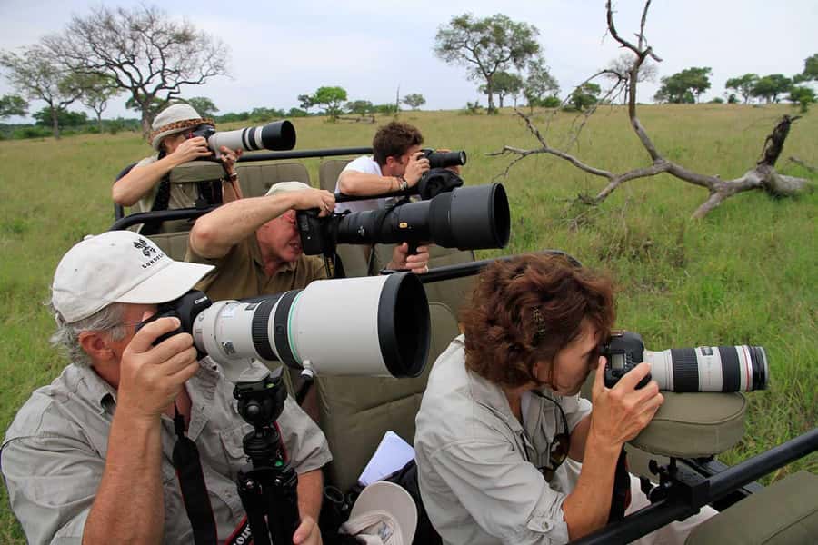 Nairobi: 4-Day Maasai Mara & Lake Nakuru Camping Safari - Day two: Mara River focus, lunch by hippos, and the best midday spotting