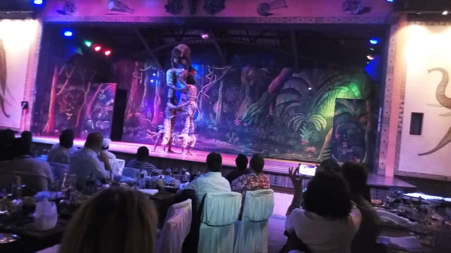 Nairobi: The Safari Cats Show Tickets & Buffet Dinner - Nyama Choma and the Safari Cats dinner setup
