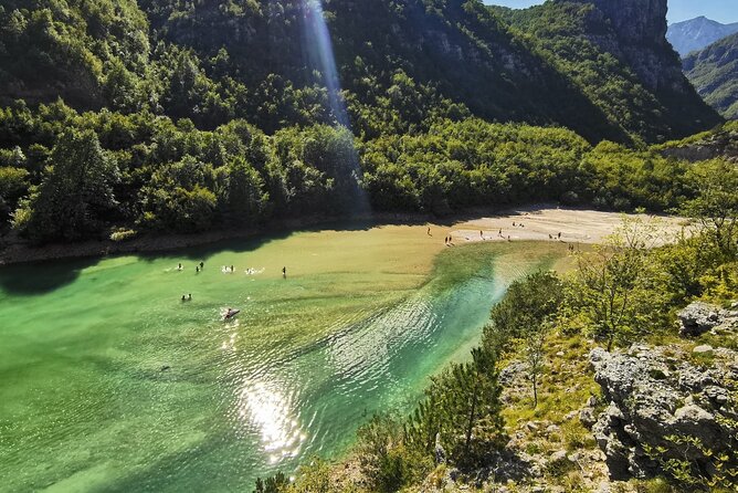 Neretva kayak safari - Launching from Glogošnica: what the staff sets up