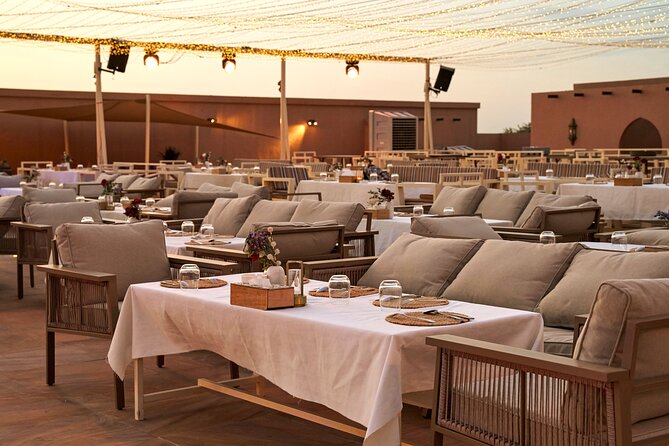 Noble Evening Desert Safari & Dinner Private Car Up to 6 Guests - The show lineup: dance segments, singer, and a fire finale