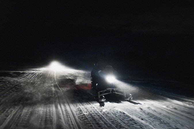Northern lights safari by snowmobile - Group size, ride comfort, and the “what you can control” checklist