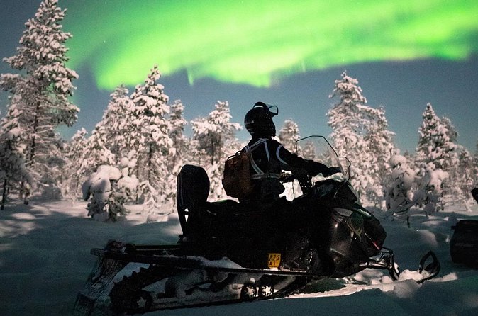 Northern lights safari by snowmobile - Who this Northern Lights snowmobile safari suits best