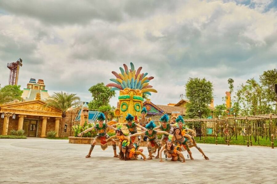Phu Quoc: VinWonders Entry Ticket with Optional Safari - Food, Drinks, and Souvenirs: How to Budget for a Theme Park Day