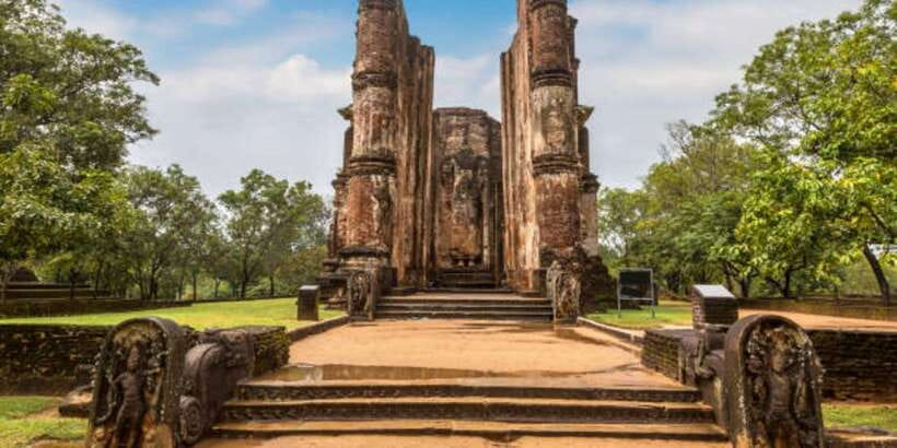 Polonnaruwa Day Tour With Minneriya NP Elephant Safari - Polonnaruwa: What You’ll Actually See and Why It Matters