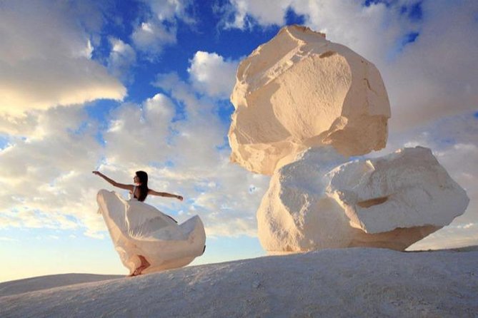 Private 2 Days Jeep Safari to White Desert and Bahariya Oasis - Bahariya Oasis warm-up: English Mountain and the change of pace