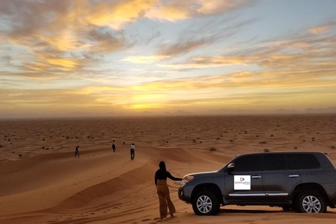 Private Evening Thriller Desert Safari & BBQ Dinner - BBQ buffet dinner with Tanuru dance, belly dance, and fire stunts