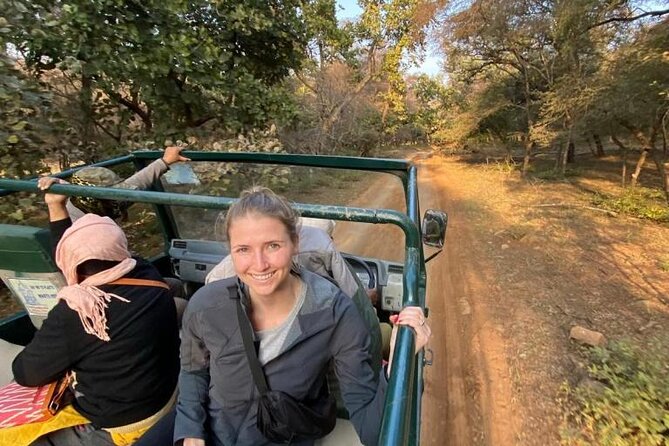 Ranthambore Tiger Safari Day trip from Jaipur - All Inclusive - Lunch at the middle: good food, but don’t get stuck browsing