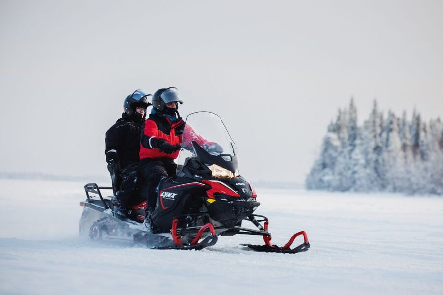Rovaniemi: 3-Hour Snowmobile Safari in Lapland - The 50–70 km snowmobile safari: forests, icy water, and photo-friendly pacing