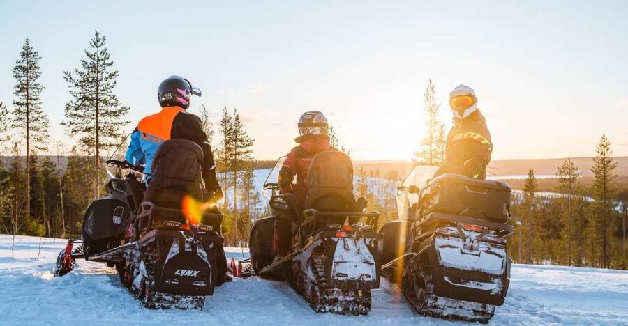 Rovaniemi: Snowmobile Safari Adventure - Gear Up Properly: Insulated Overalls, Helmet, and Cold-Weather Confidence