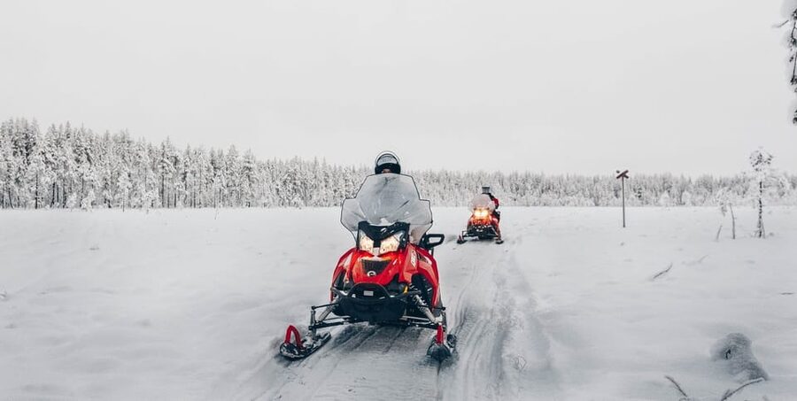 Rovaniemi: Snowmobile Safari into the Wilderness - From Rovaniemi pickup to the Apukka start line