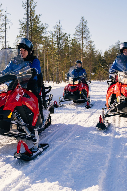 Rovaniemi: Snowmobile Safari into the Wilderness - Winter clothing that keeps you warm, plus what you should add