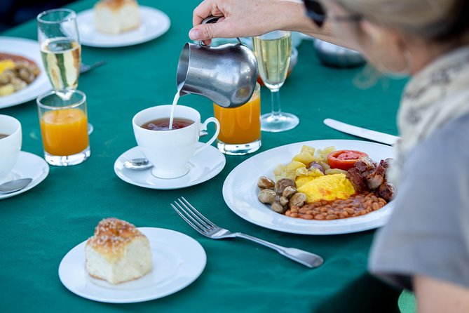Serengeti Balloon Safari and authentic bush breakfast - The Champagne Toast and Acacia Bush Breakfast: The Best Part You Actually Taste
