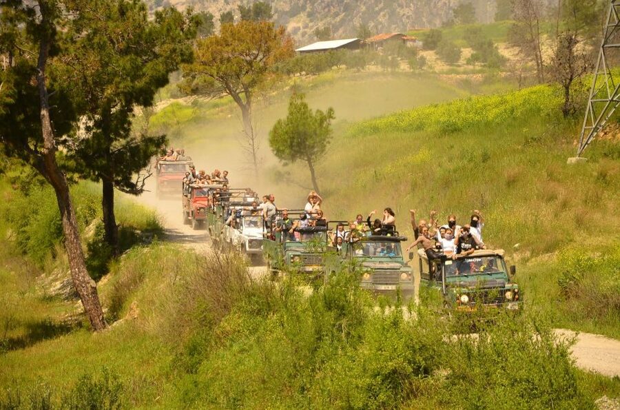 Side: Green Canyon and Waterfall Jeep Safari with Lunch - Should you book this Side-to-Green-Lake jeep safari?