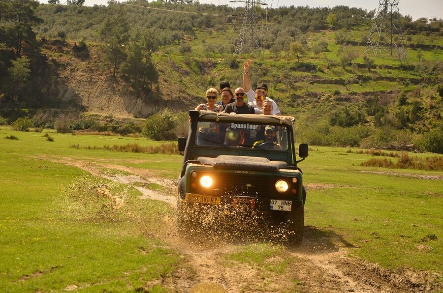 Side: Green Canyon and Waterfall Jeep Safari with Lunch - Manavgat Waterfall: short visit, good timing for photos