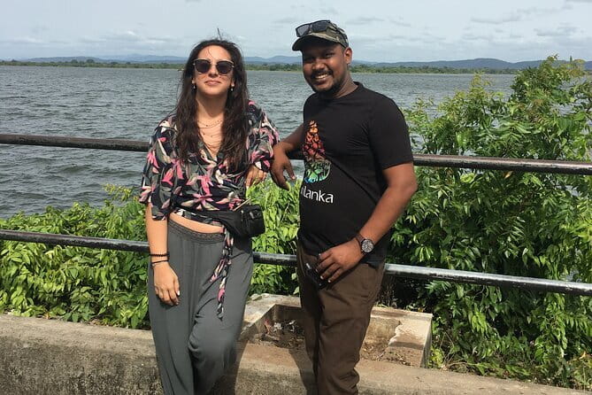Sigiriya Hike & Minneriya Safari Private Full Day Tour - Lunch in the middle: how to make the day feel human