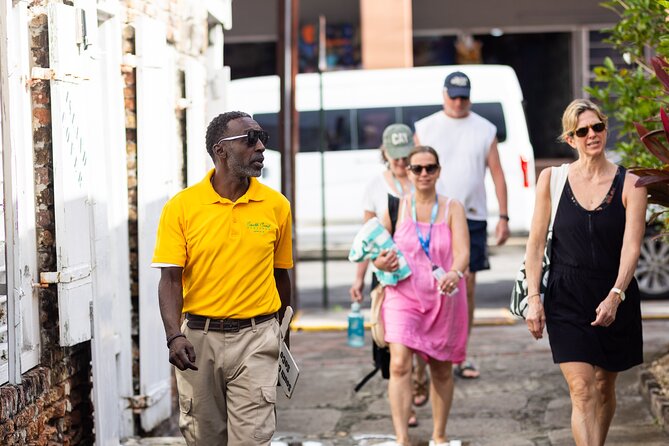 SoCoHo Jeep Safari - Historical Sites - Lunch - Beach - Road House Restaurant & Bar: a true lunch break on Antigua time