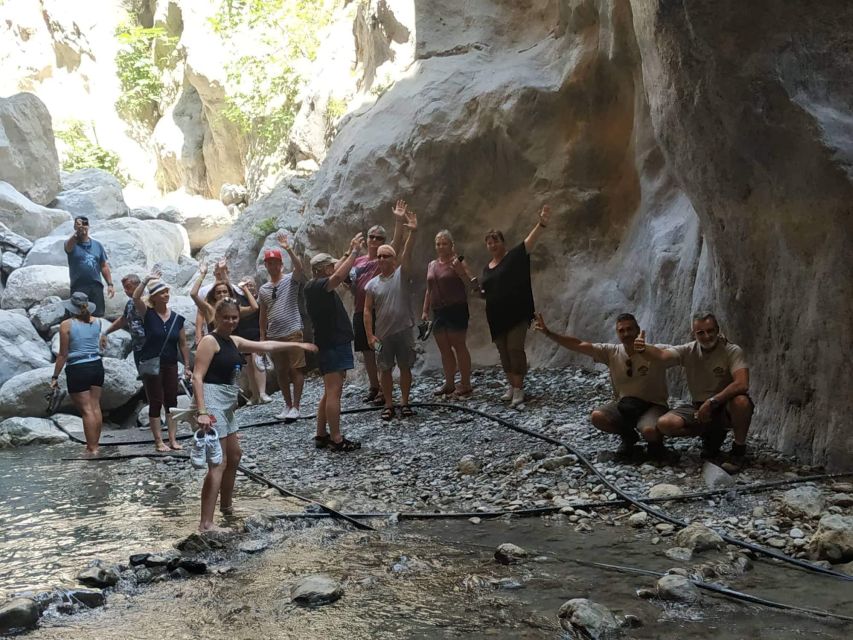South Crete: Sarakinas Gorge Hike, Swim & Jeep Safari - Meal and timing: why the food matters here