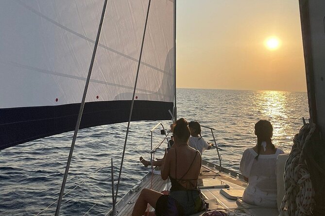 Sunset Sail Cruise to Rhenia, Mykonos Beach Safari, Dinner&Drinks - The Big Stop: Rhenia (Big Delos) and Why It Feels Different