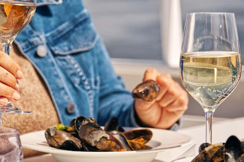 Sylt: Shell safari with boat | incl. Mussel tasting & 1 glass of wine - Shell safari from Hörnum: the Adler VI boat ride