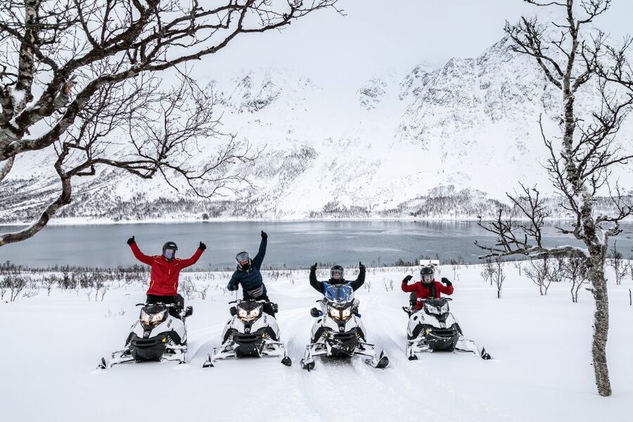 Tromsø: Scenic Arctic snowmobile safari in the Lyngen Alps - Safety briefing and first-drive confidence in the Lyngen Alps