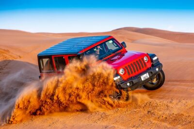 VIP Desert Safari Private & Front Area VIP Table Service - Jeep Wrangler vs Land Cruiser: why the vehicle choice matters