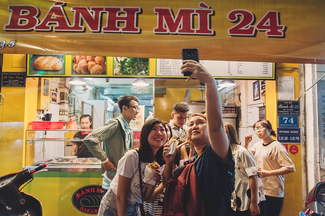 Walking Street Food Evening Safari with 20 tastings - Stop 1: District 3, 5 and 10 Street Stalls and 20 Tastings